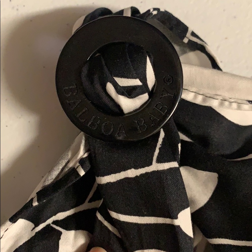 Like New!! Balboa Baby Nursing and Stroller Cover - Picture 3 of 3